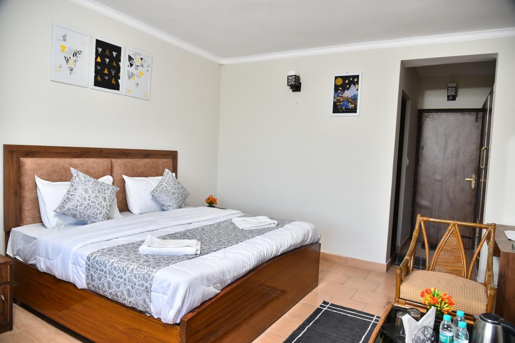 Kumaon Roop Resort Near Kainchi Dham Nainital Εξωτερικό φωτογραφία