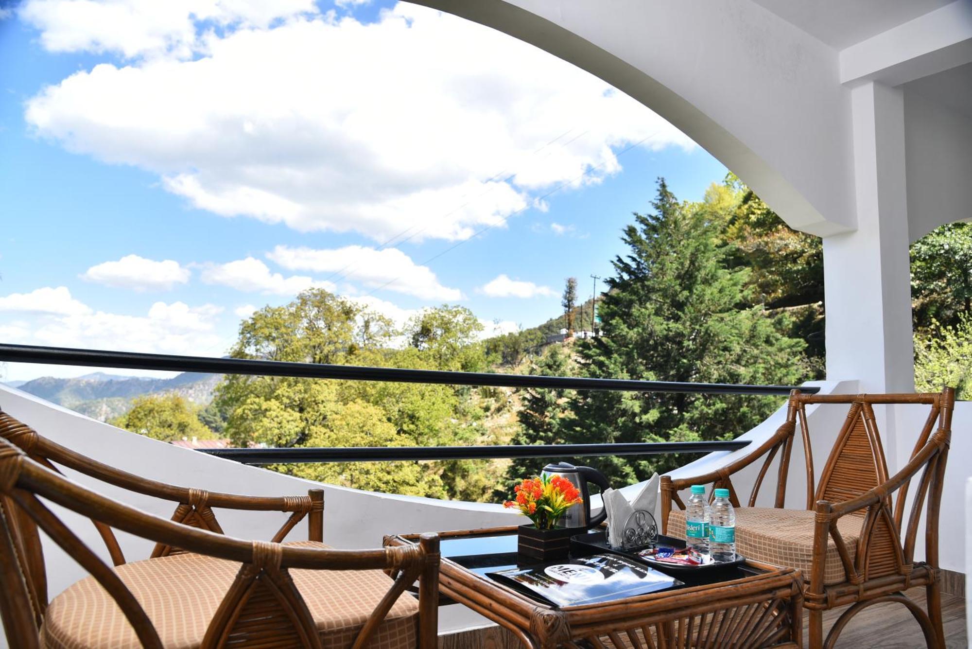 Kumaon Roop Resort Near Kainchi Dham Nainital Εξωτερικό φωτογραφία