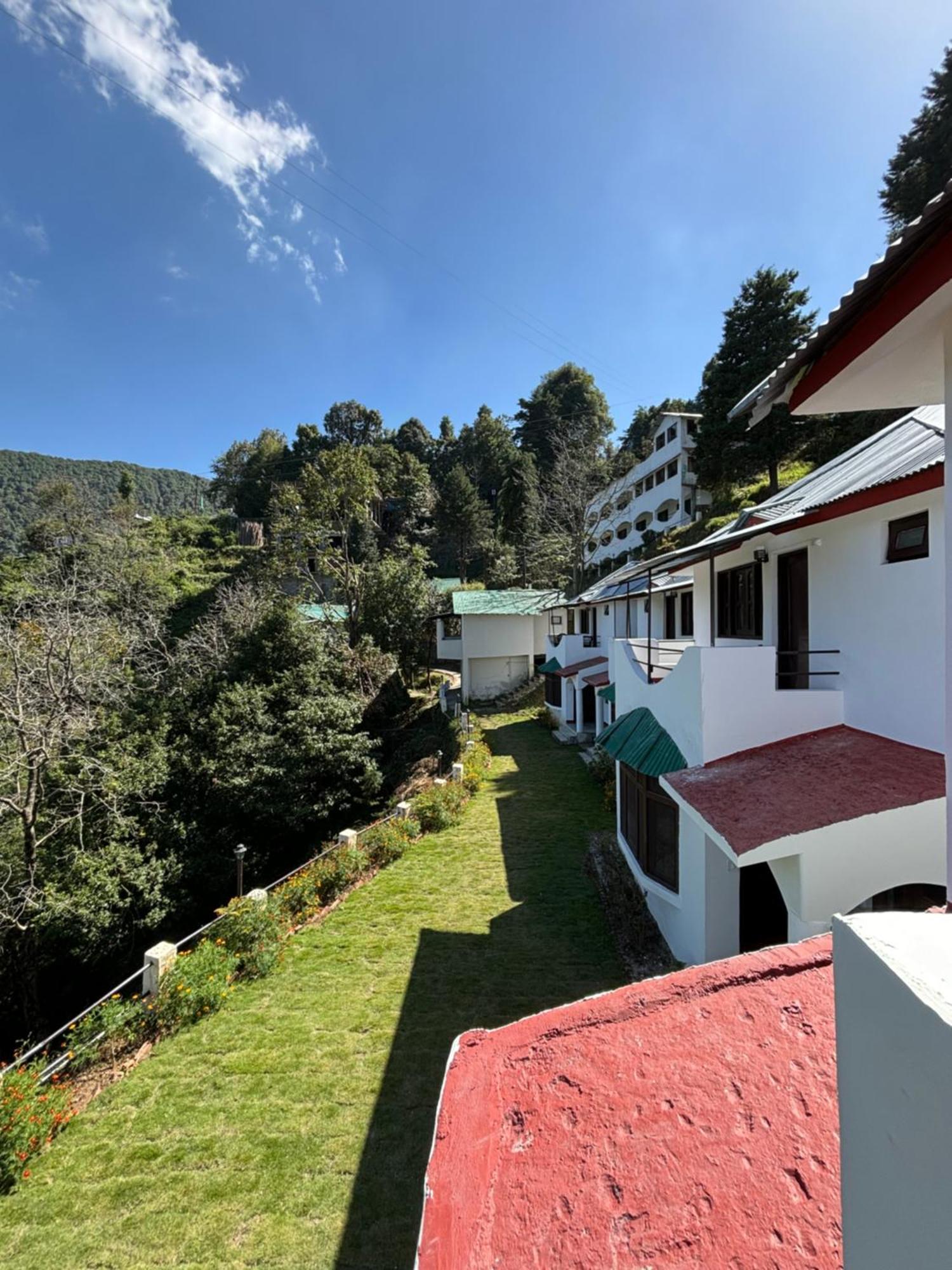 Kumaon Roop Resort Near Kainchi Dham Nainital Εξωτερικό φωτογραφία