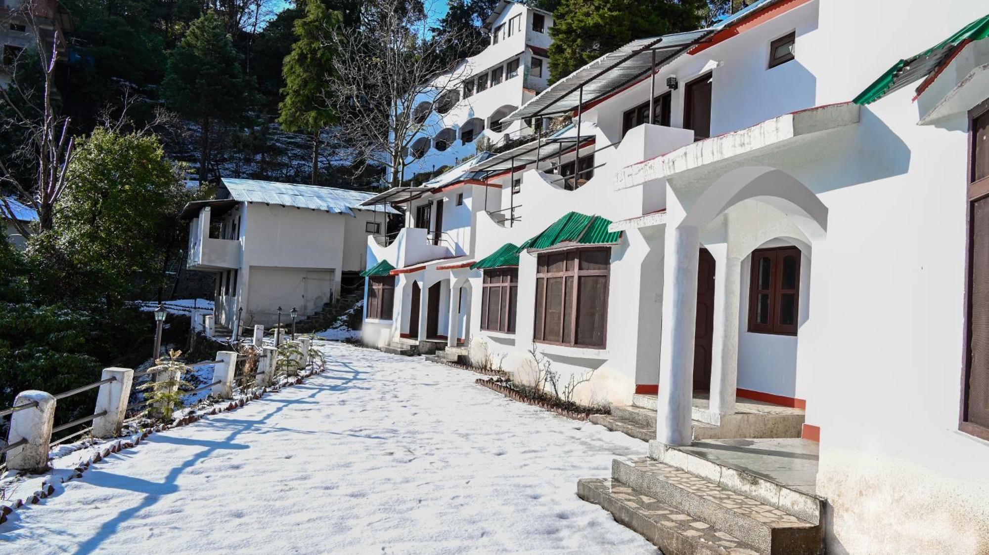 Kumaon Roop Resort Near Kainchi Dham Nainital Εξωτερικό φωτογραφία