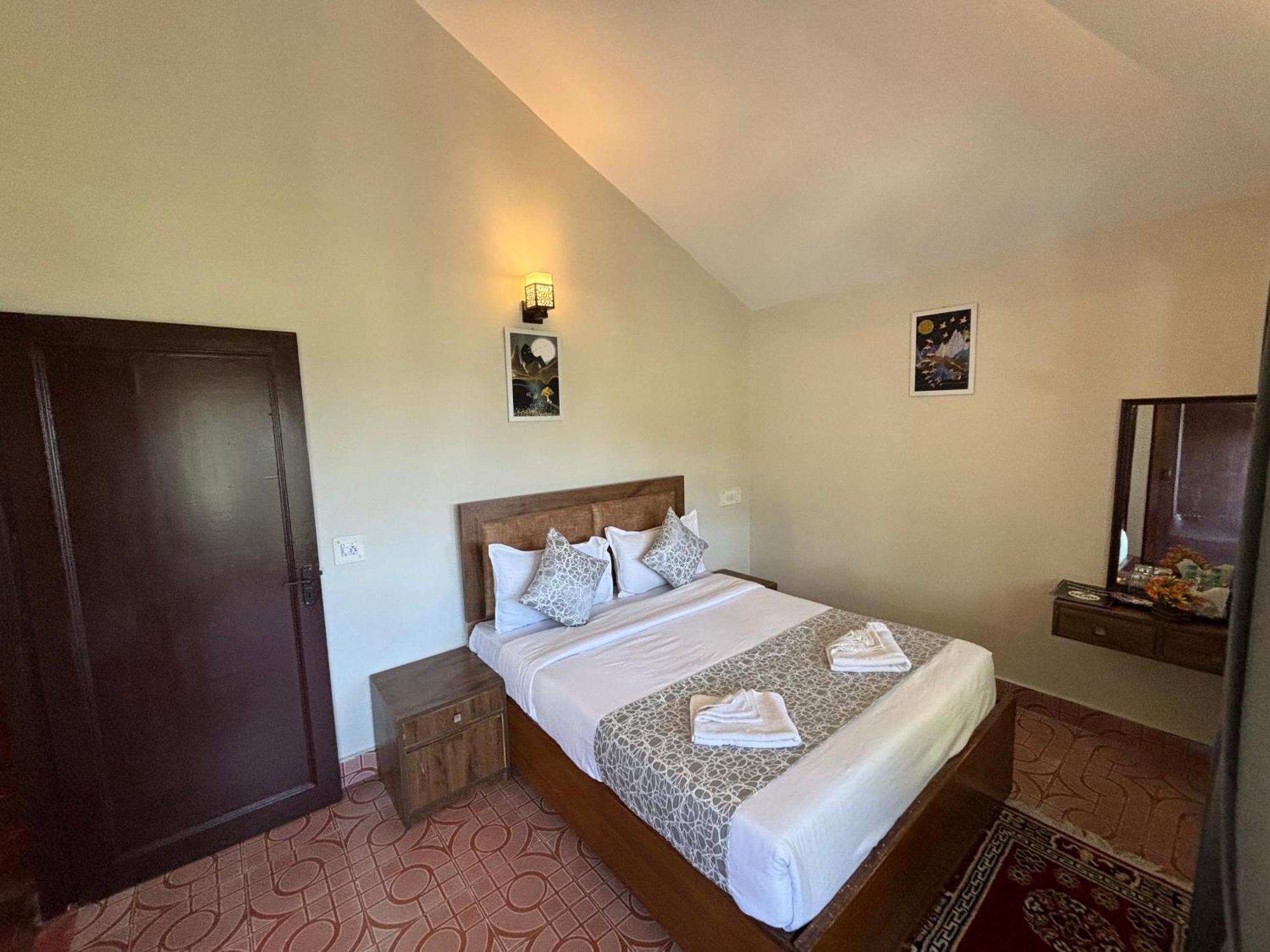 Kumaon Roop Resort Near Kainchi Dham Nainital Εξωτερικό φωτογραφία