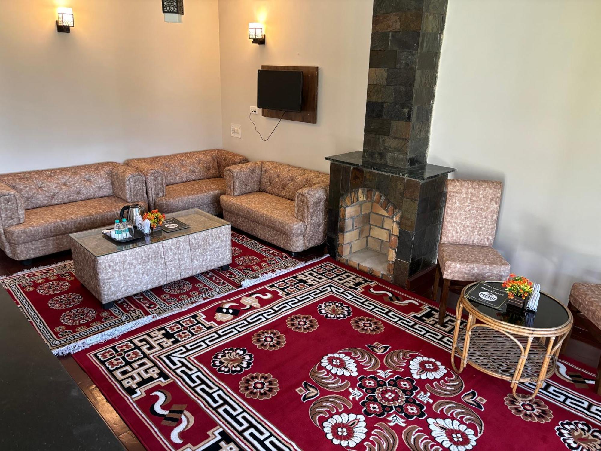Kumaon Roop Resort Near Kainchi Dham Nainital Εξωτερικό φωτογραφία